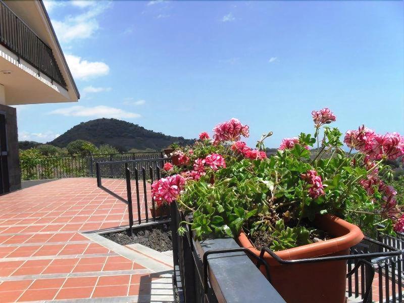 Etna Hut Bed & Breakfast Nicolosi Exterior foto