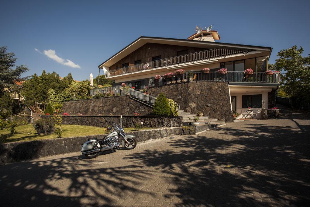 Etna Hut Bed & Breakfast Nicolosi Exterior foto